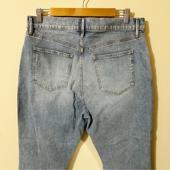 Ann Taylor The Kick Crop Light Wash Raw Hem Jeans Size 12 - Picture 4 of 11